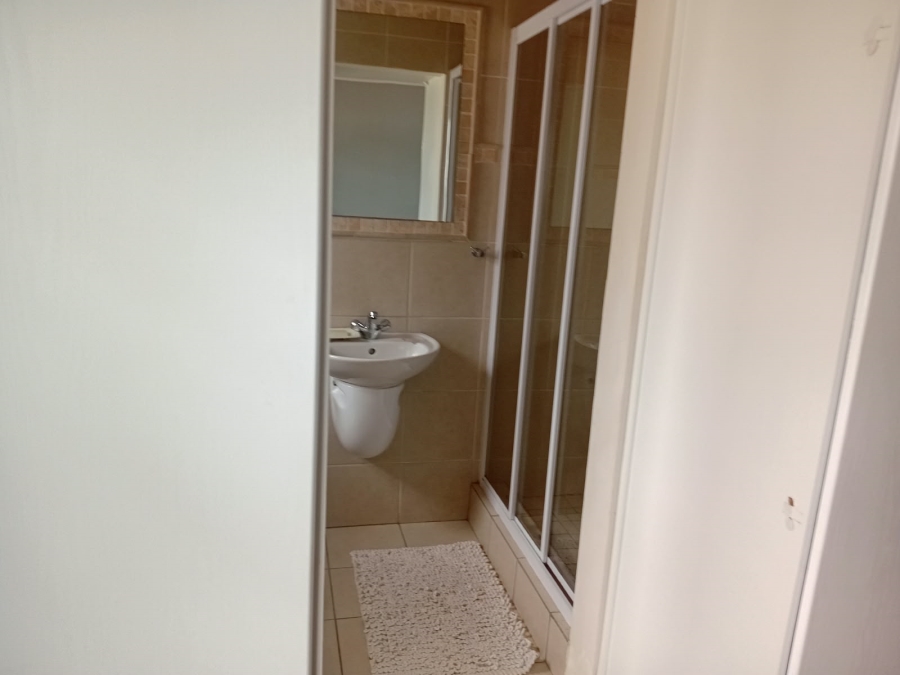 To Let 4 Bedroom Property for Rent in Twin Palms Western Cape